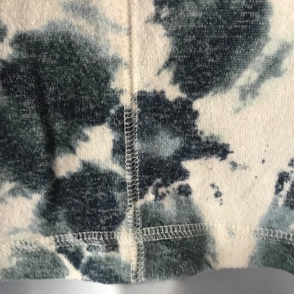 Old Navy White with Navy Tie-Dye V-Neck Pullover Sweater Medium - Picture 10 of 11